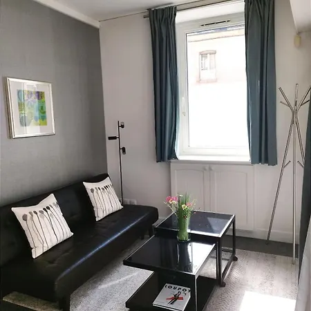 Appartement Elegant In The Heart Of Just Steps From The Château Chantilly